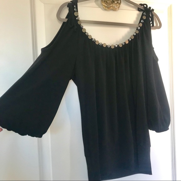 Cache Cold-Shoulder Top - Picture 3 of 8